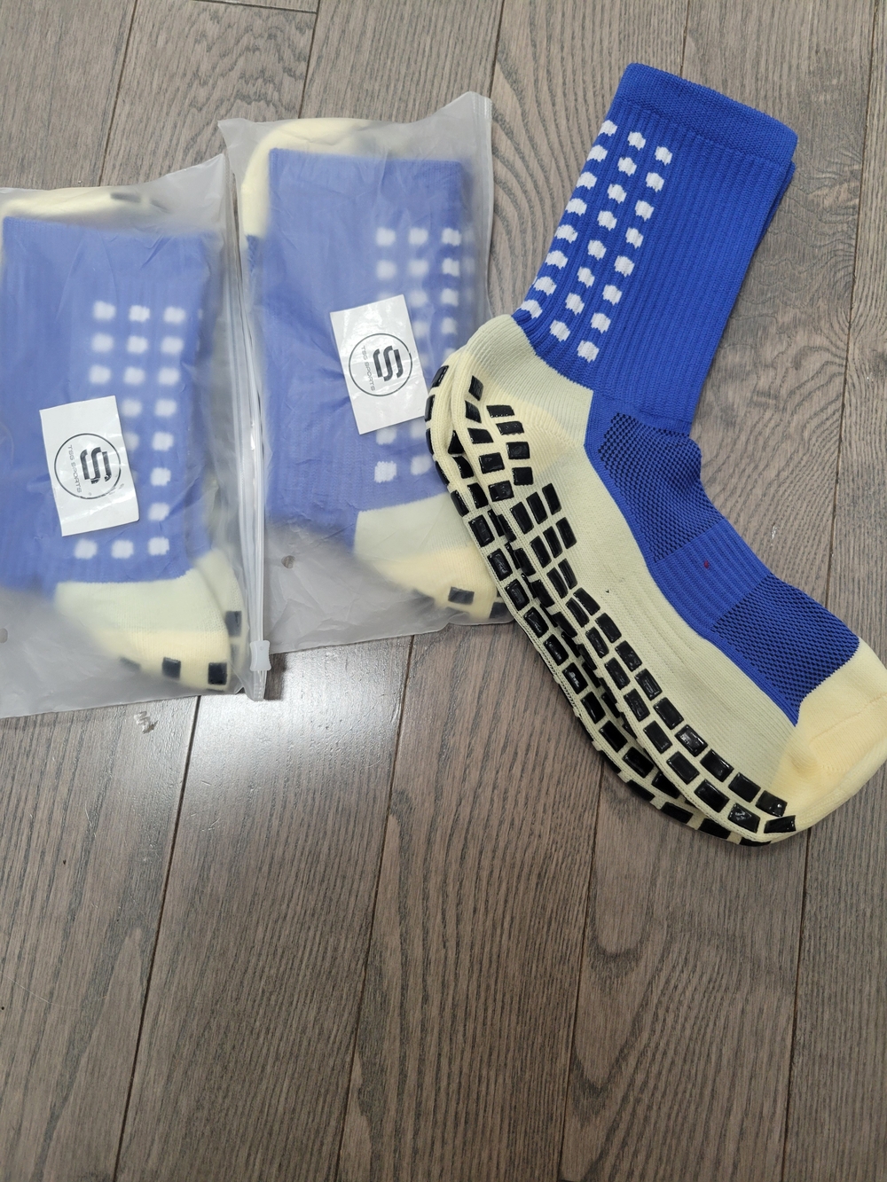 Men's Blue Non-Slip Athletic Crew Socks with Cream Grip Sole 3 pairs